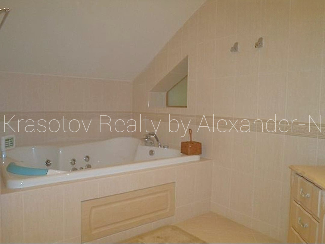 продажа многокомнатной квартиры номер A-173098 в Приморском районе, фото номер 33